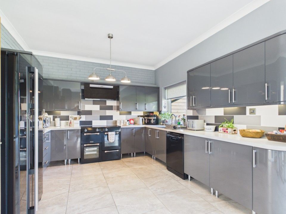 Property photo 2 of 30
