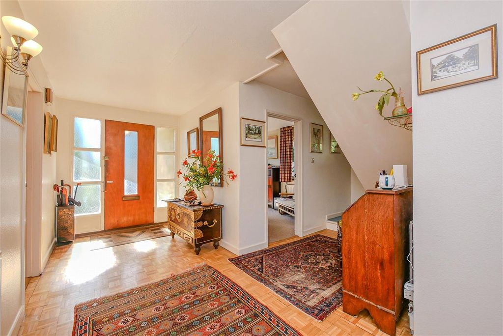 Property photo 2 of 18 Hallway