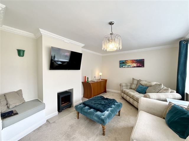Property photo 3 of 21 Lounge