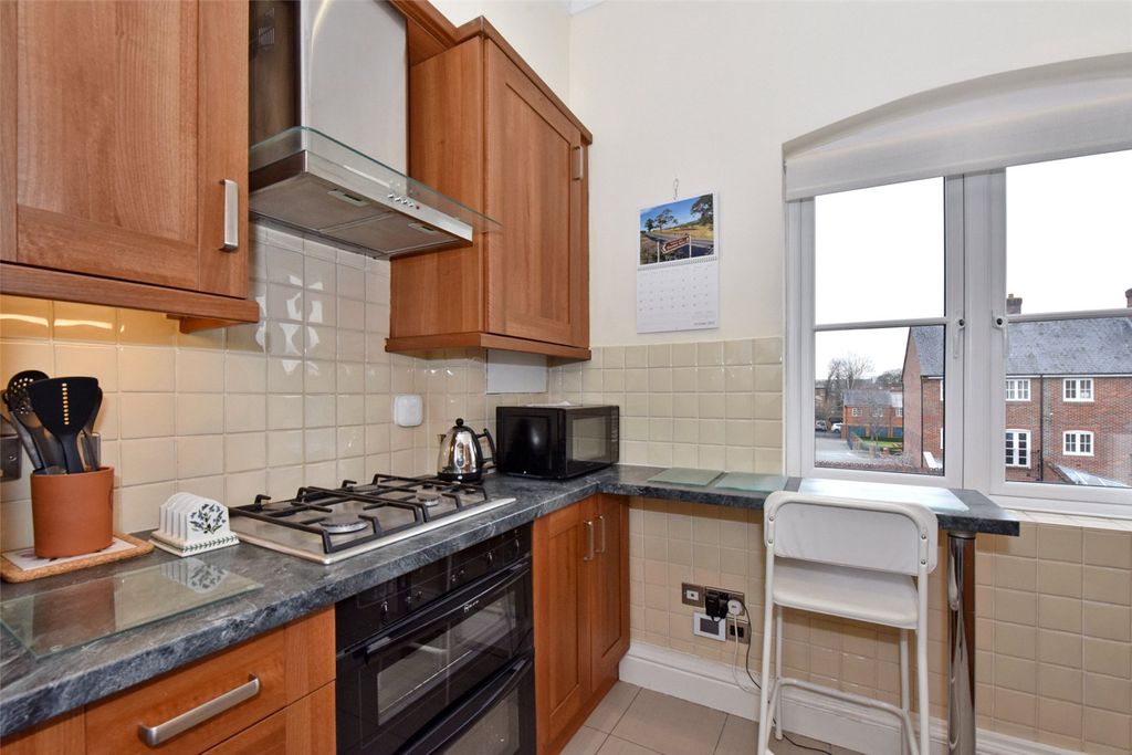 Property photo 3 of 8 Kitchen