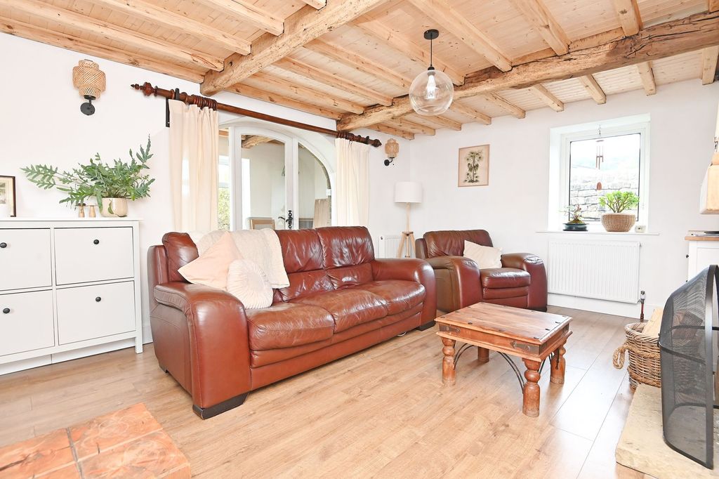 Property photo 3 of 35