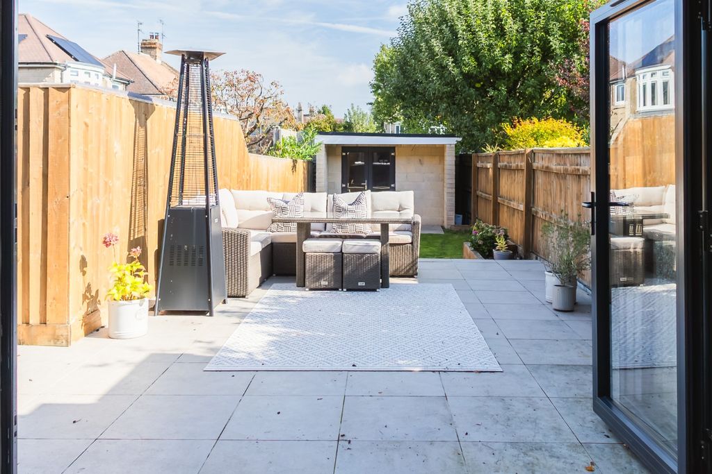 Property photo 3 of 33 4512284