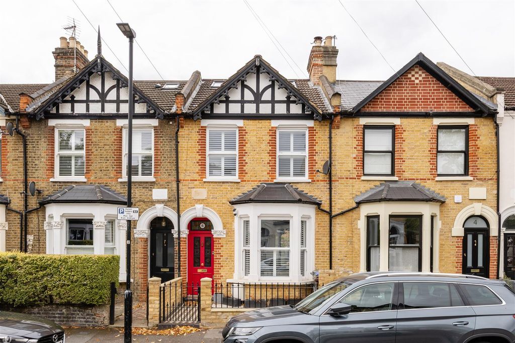 Property photo 1 of 40 Shaftesbury, E17