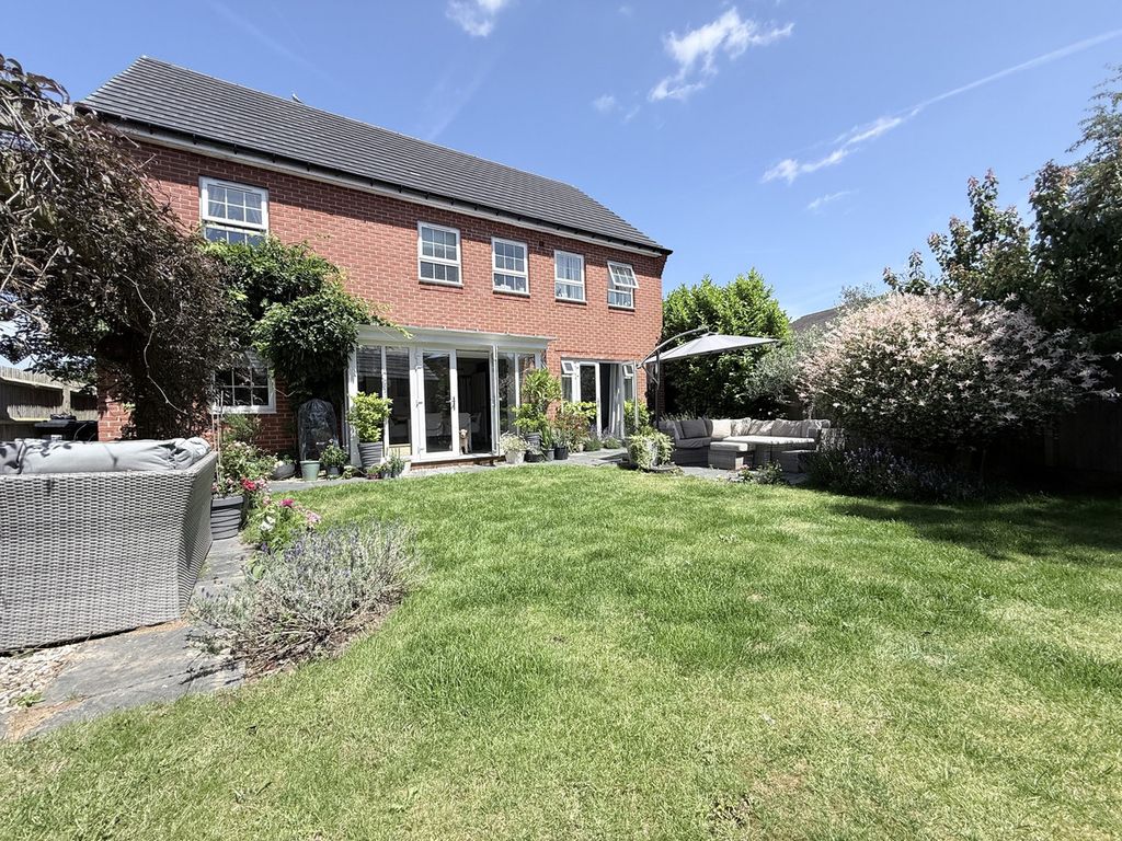 Property photo 2 of 33