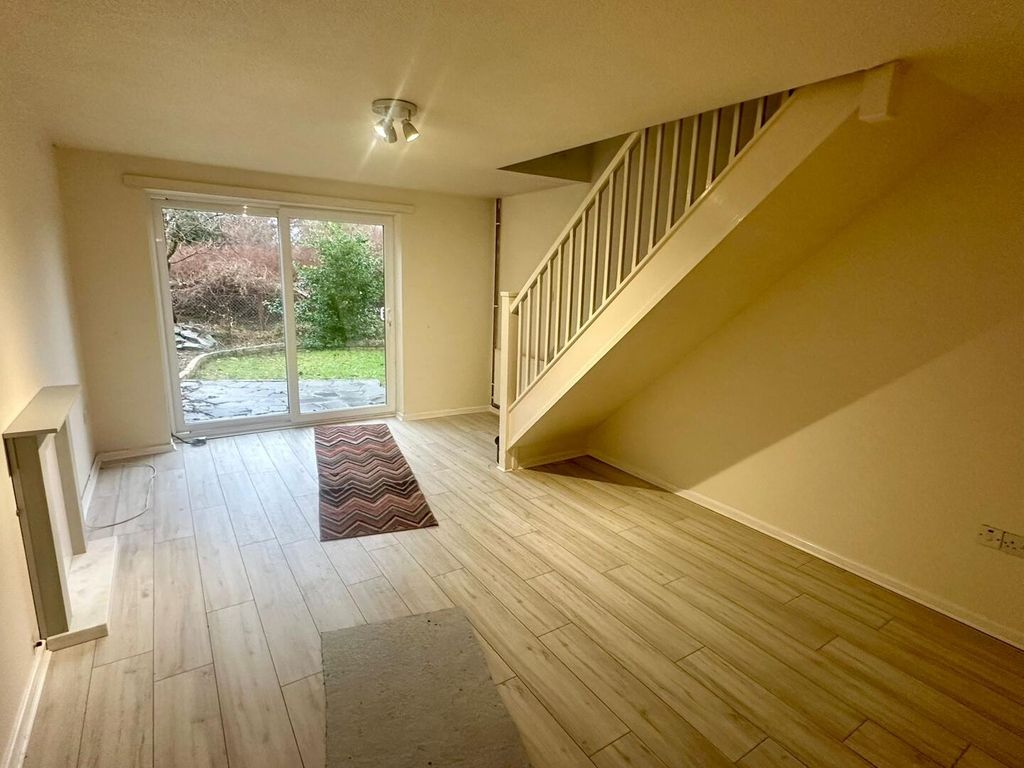 Property photo 2 of 9 Living Room