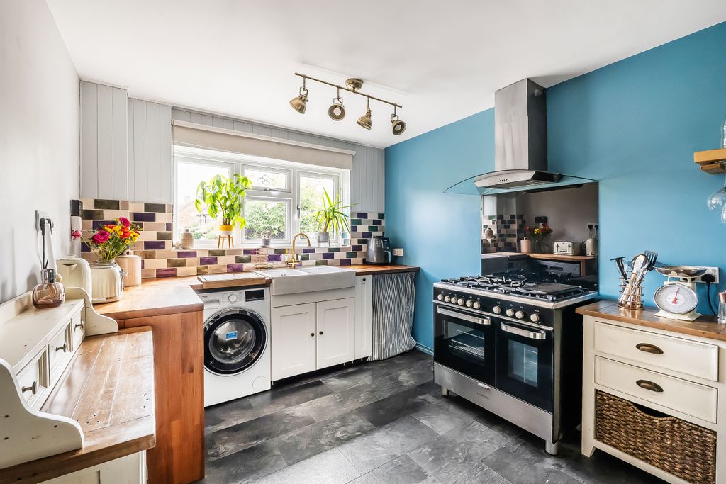 Property photo 3 of 21 4