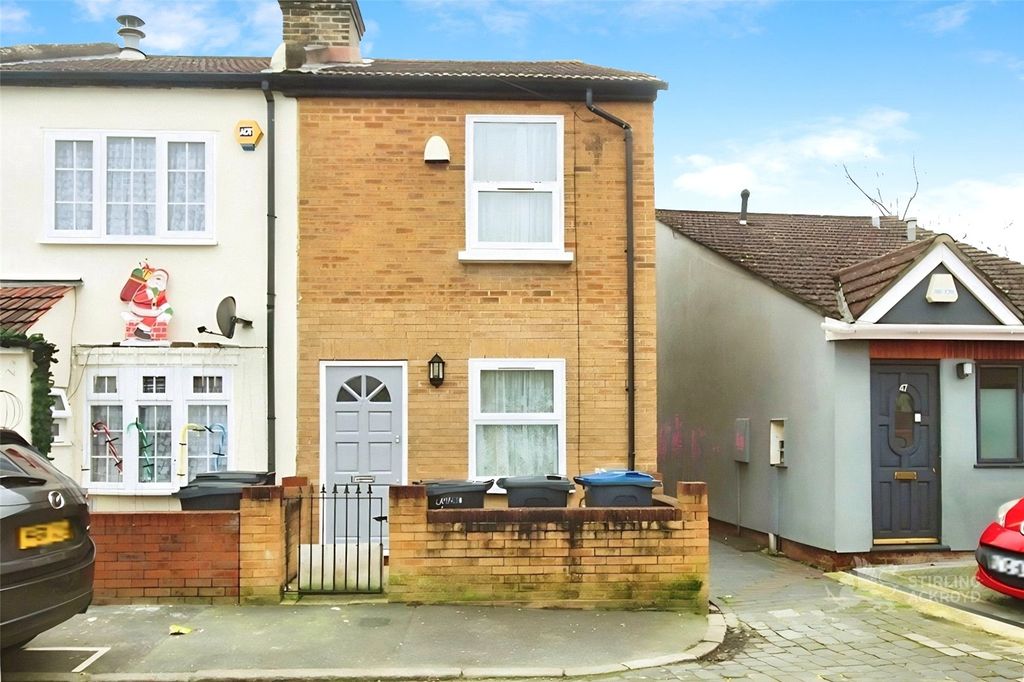 Property photo 1 of 9 Exterior