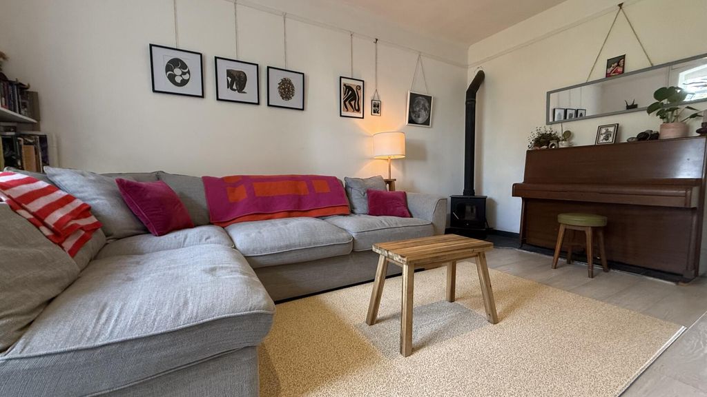 Property photo 2 of 28 Living Room