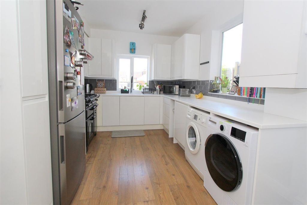 Property photo 3 of 22 1Kit.Jpg