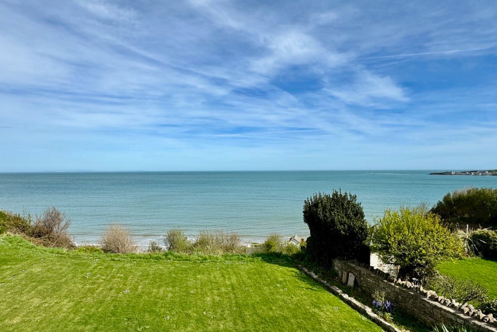 Property photo 2 of 10 Sea View