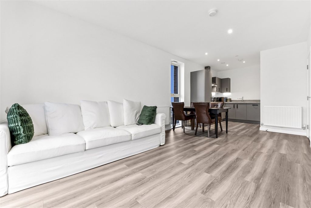 Property photo 1 of 12 (Main)