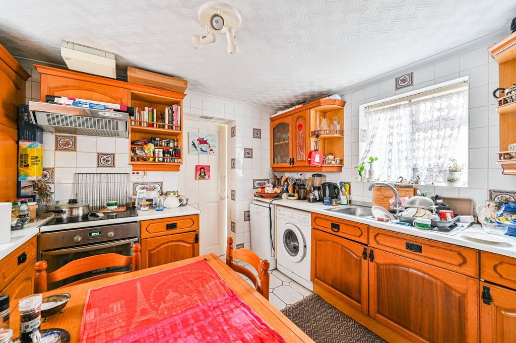 Property photo 3 of 10