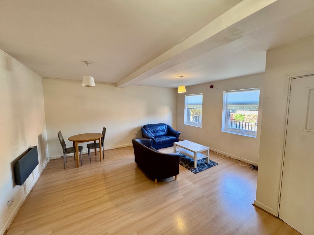 Property photo 3 of 8