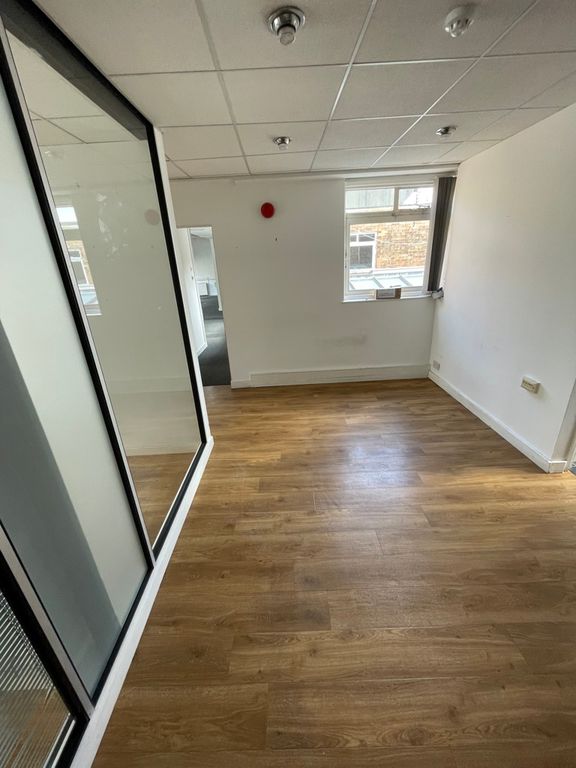 Property photo 3 of 10 Photo 5