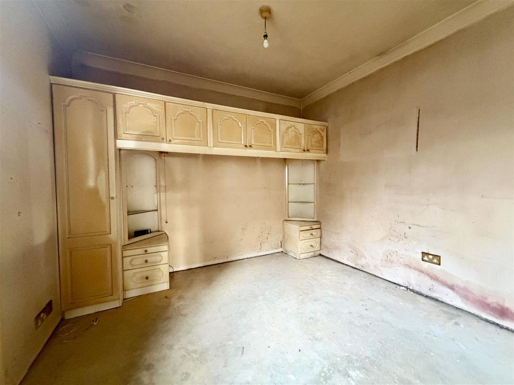 Property photo 3 of 9 Bedroom