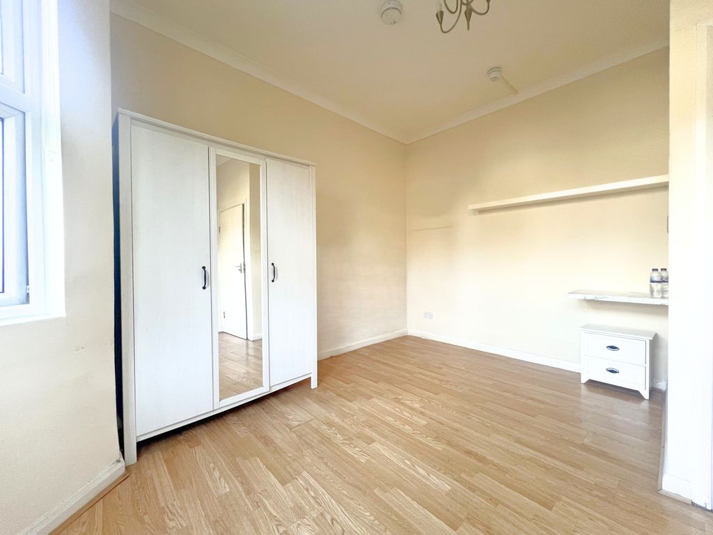 Property photo 2 of 8 4d31d713-Eb51-4Ead-8A7c-29F9ba87649A