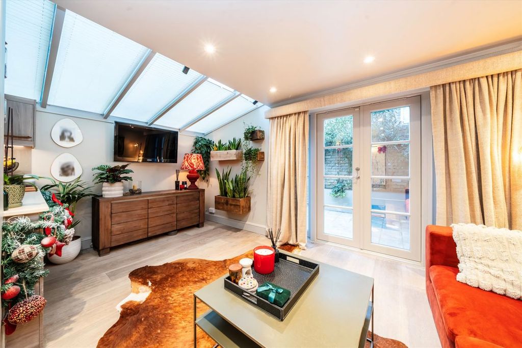 Property photo 2 of 6