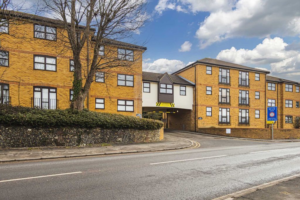 Property photo 3 of 12 Photo