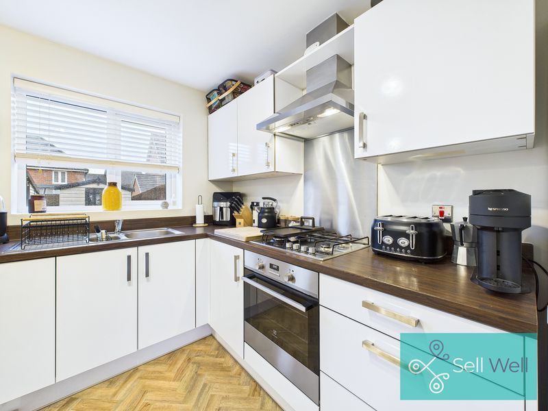 Property photo 3 of 27 Kitchen