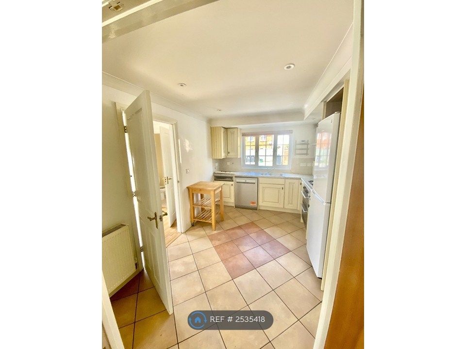 Property photo 2 of 14 Kitchen