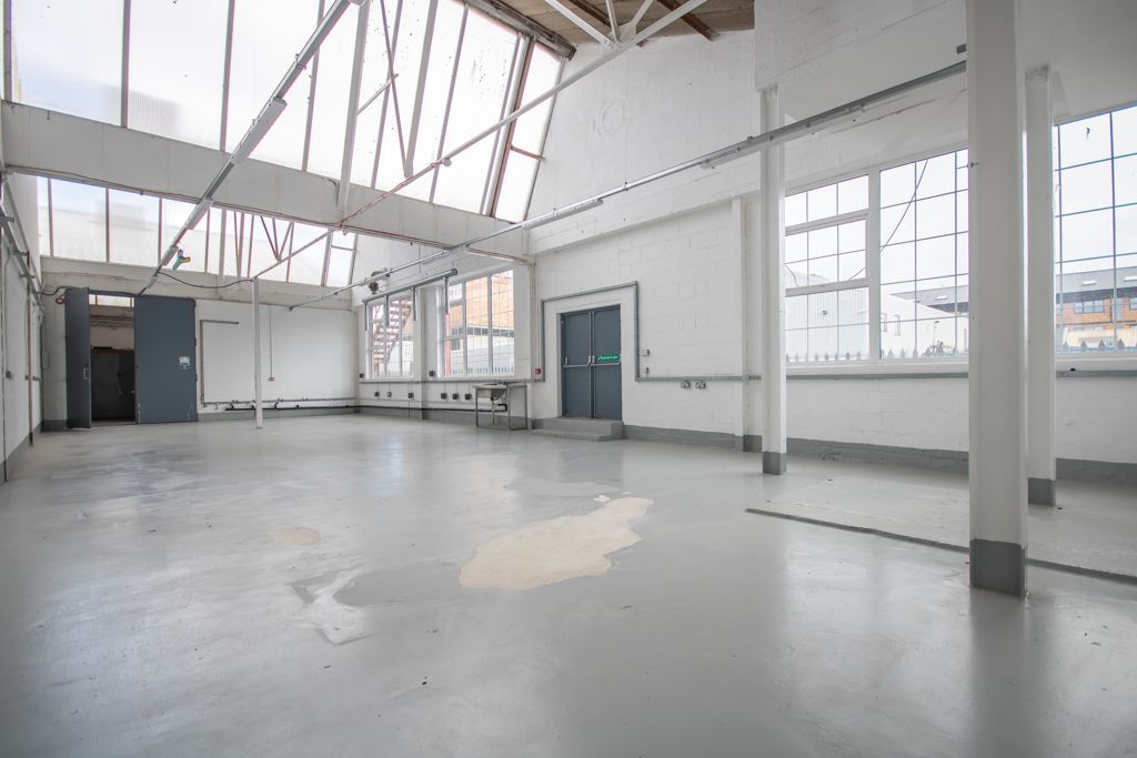 Property photo 1 of 9 Photo 6