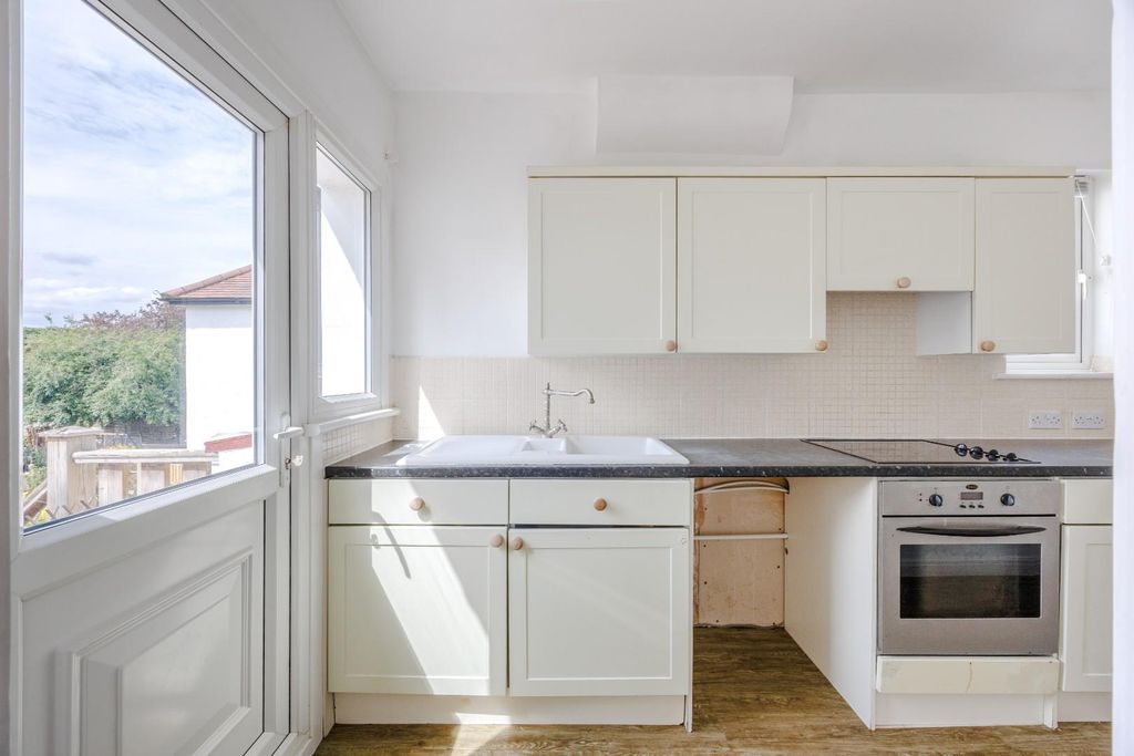 Property photo 2 of 16 Kitchen