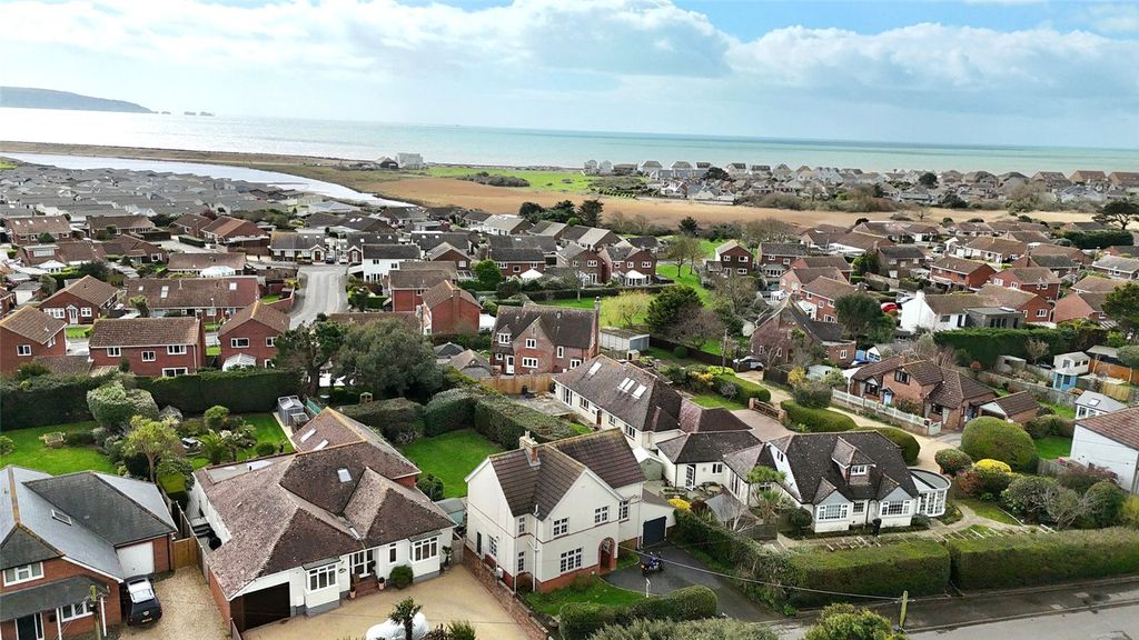 Property photo 2 of 29 Picture No. 38