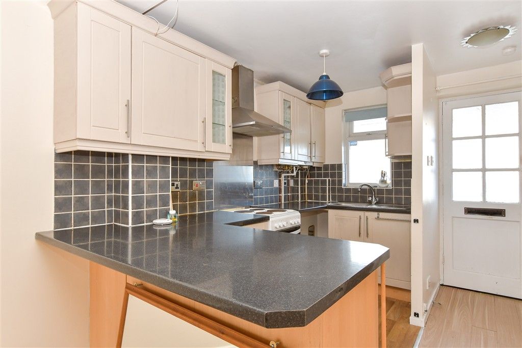 Property photo 3 of 9 Lounge/Diningarea/ Kitchen