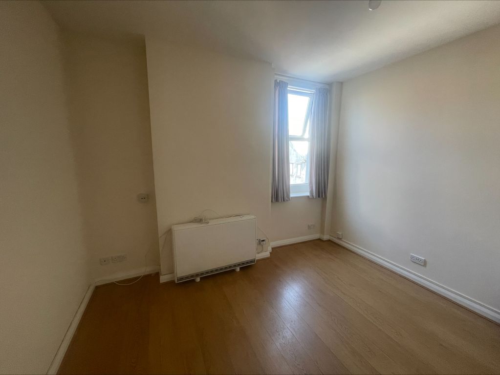 Property photo 3 of 4