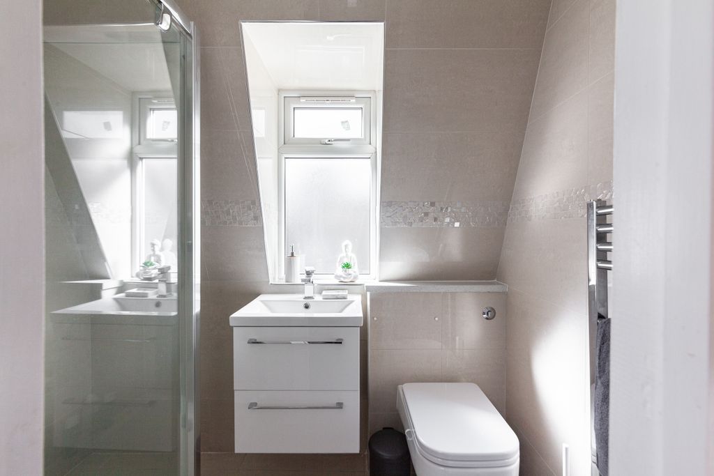 Property photo 3 of 32