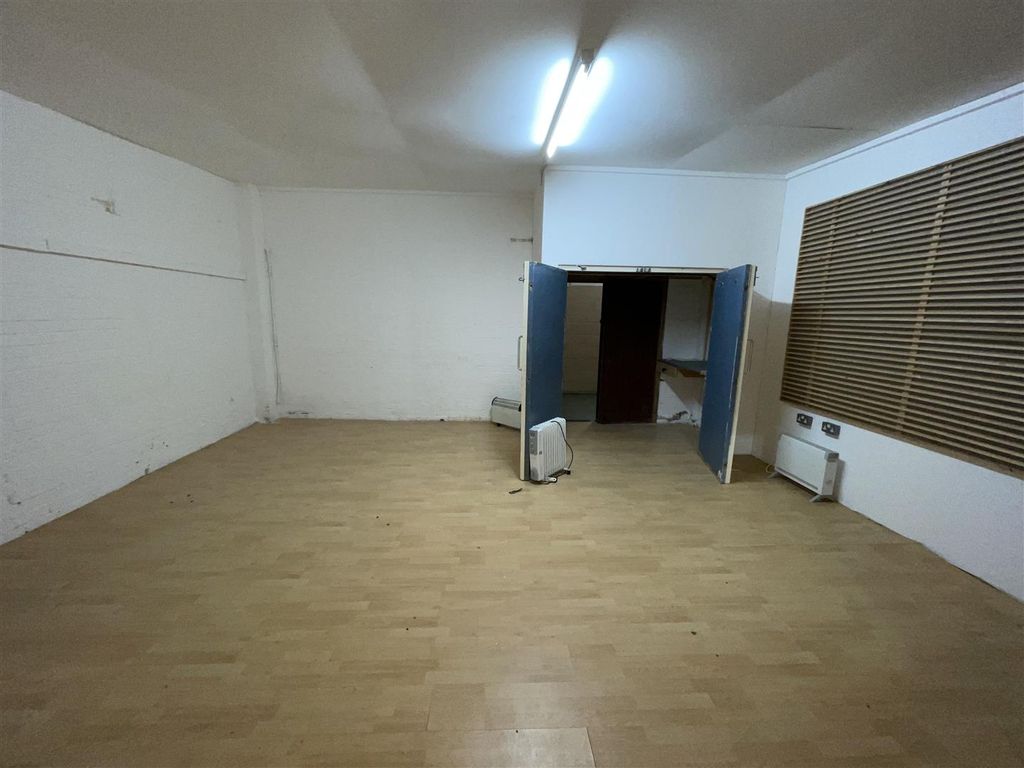 Property photo 2 of 16 1Bdarnleyrd_Unit5 (2).Jpg