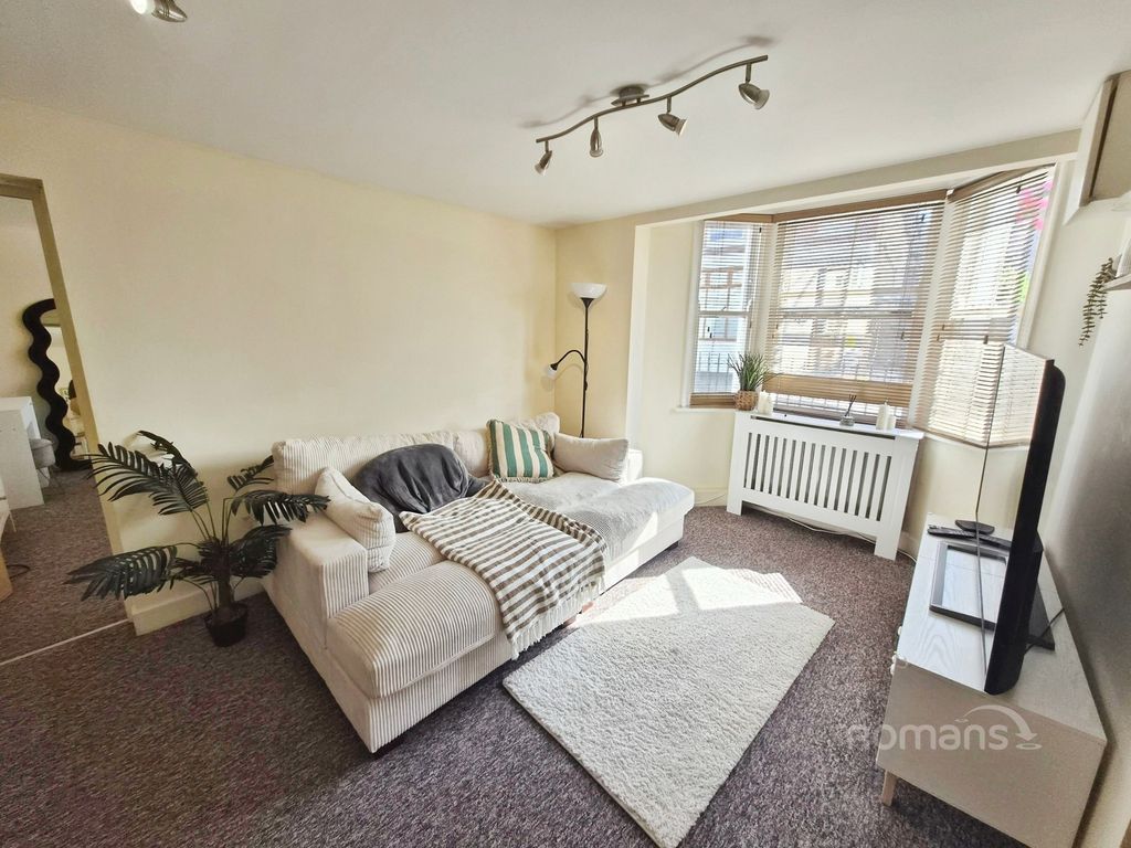 Property photo 2 of 16 Pbox-Img.Jpg
