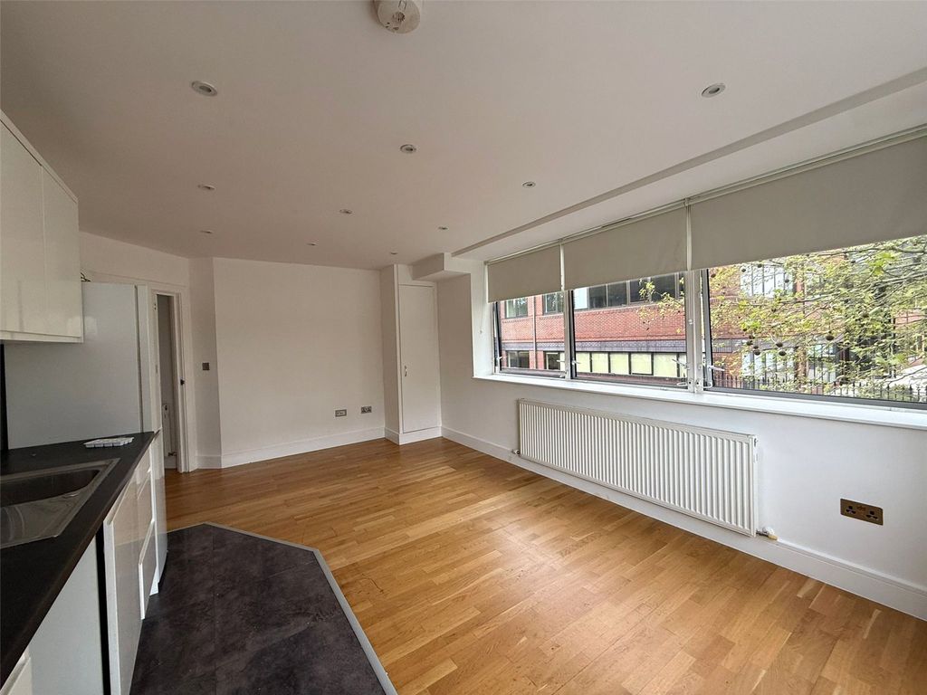 Property photo 2 of 7 Picture No. 12