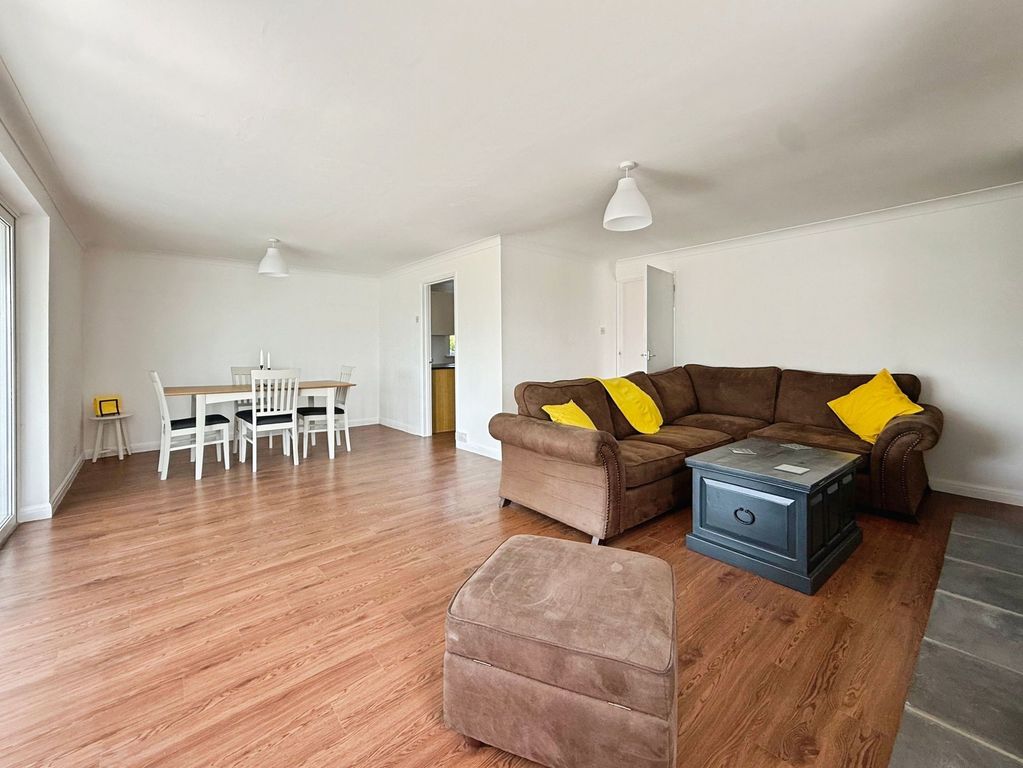 Property photo 2 of 18 Lounge/Diner
