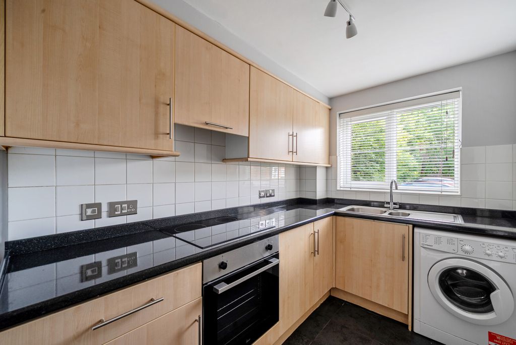 Property photo 3 of 11 1470703-9-6A1d4Cf...