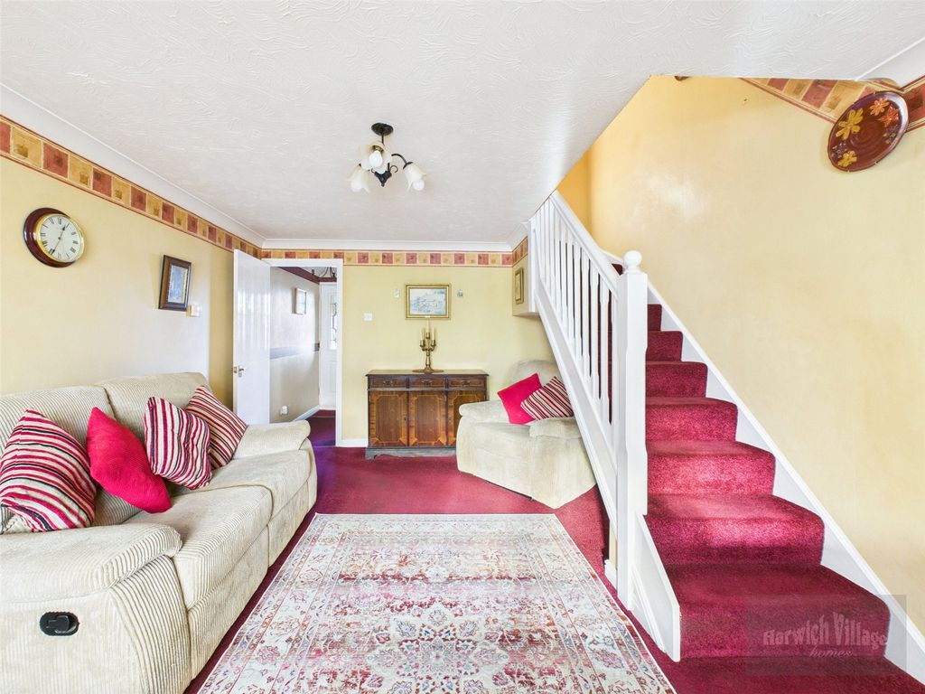 Property photo 3 of 16 Picture 3