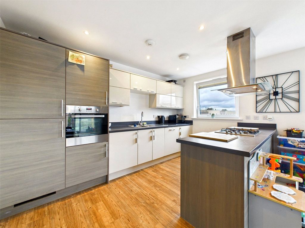 Property photo 2 of 12 Picture No. 19