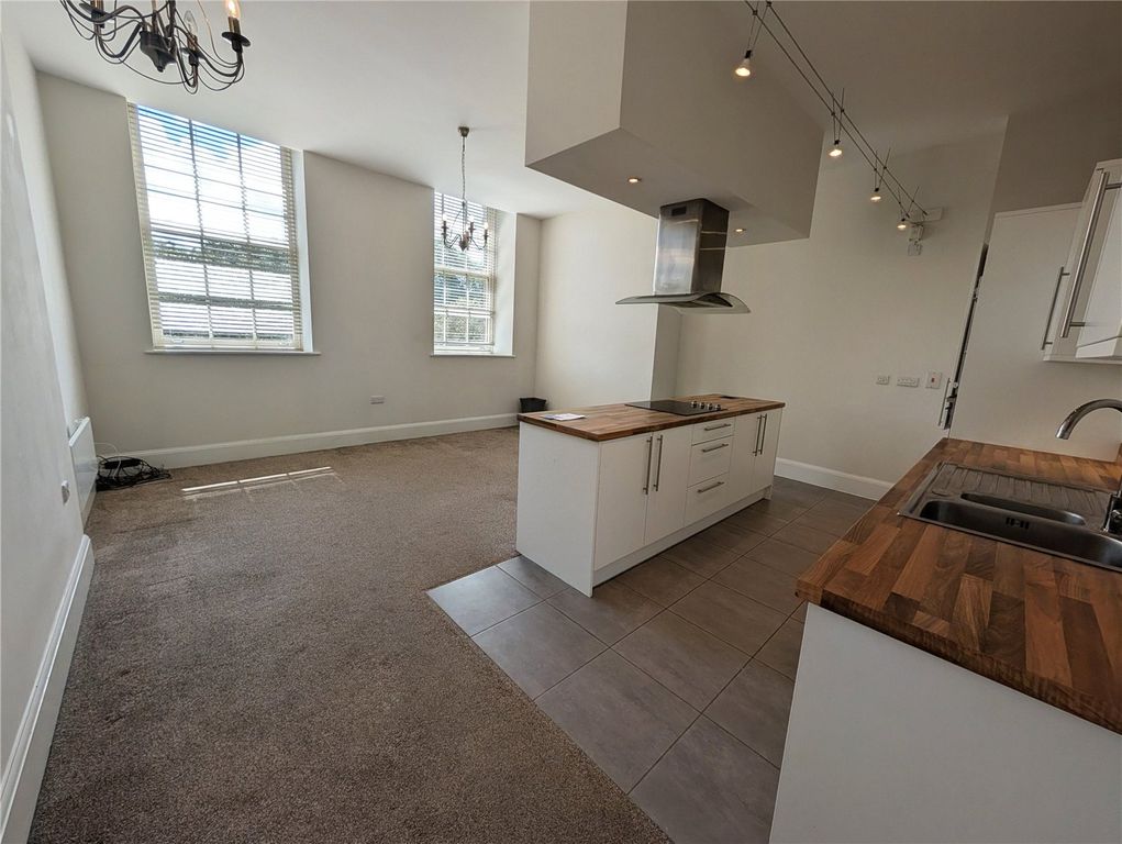 Property photo 2 of 10 Picture No. 05
