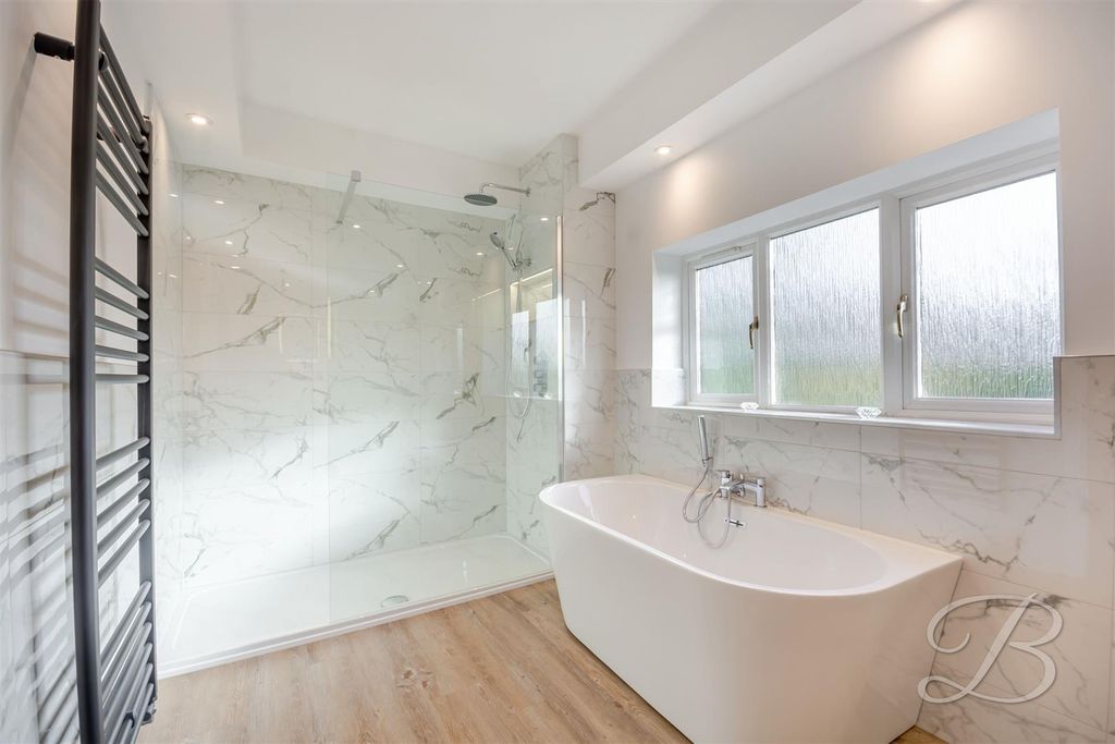 Property photo 3 of 38 Master Bedroom En-Suite