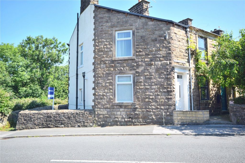 Property photo 3 of 14 External