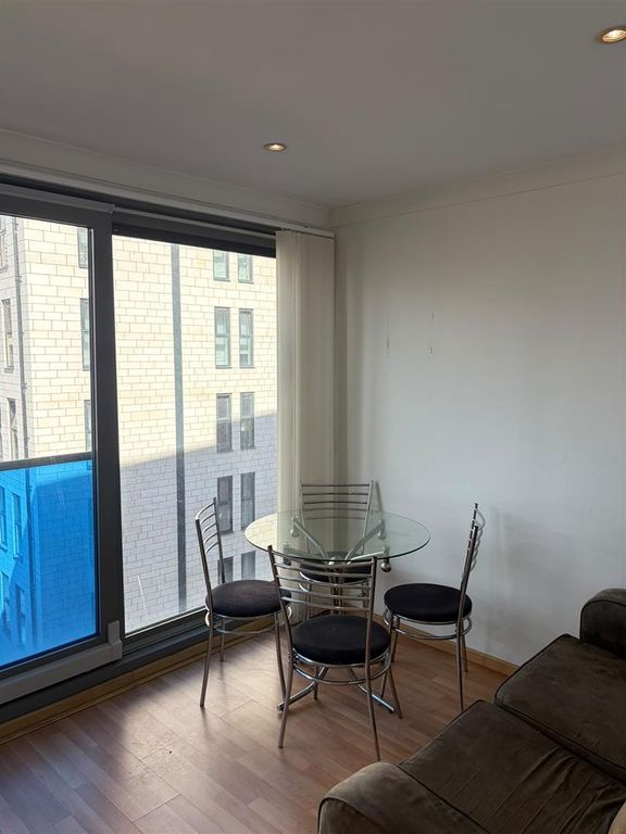 Property photo 2 of 10 0636d2ee-9482-490B-85A1-485Cfe818cc5.Jpg