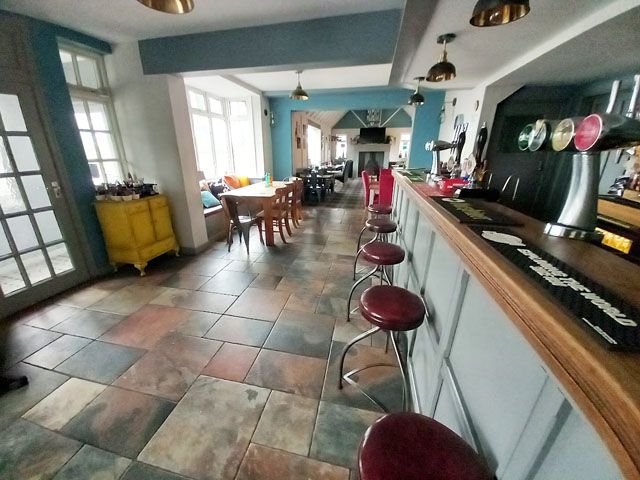 Property photo 2 of 7