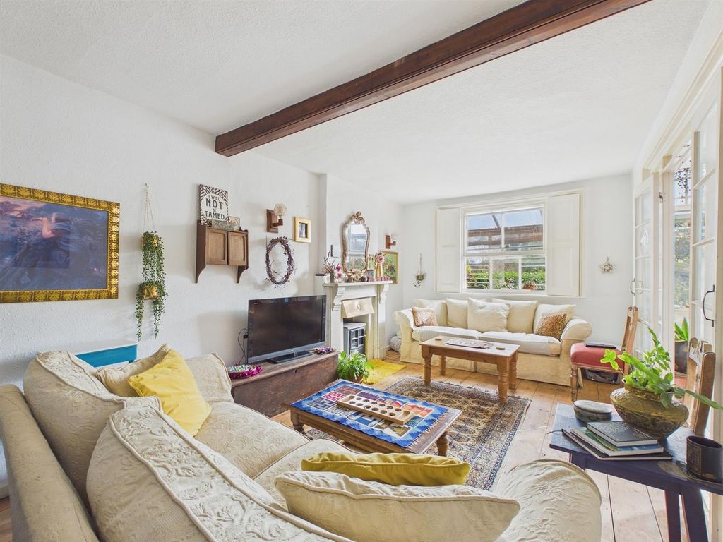 Property photo 2 of 37 Cam03972G0-Pr0261-Still003.Jpg