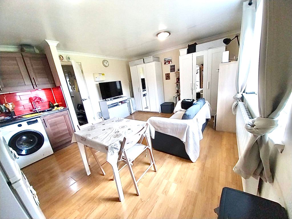 Property photo 3 of 6