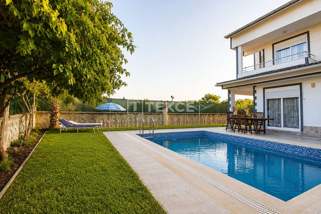 Property photo 3 of 44