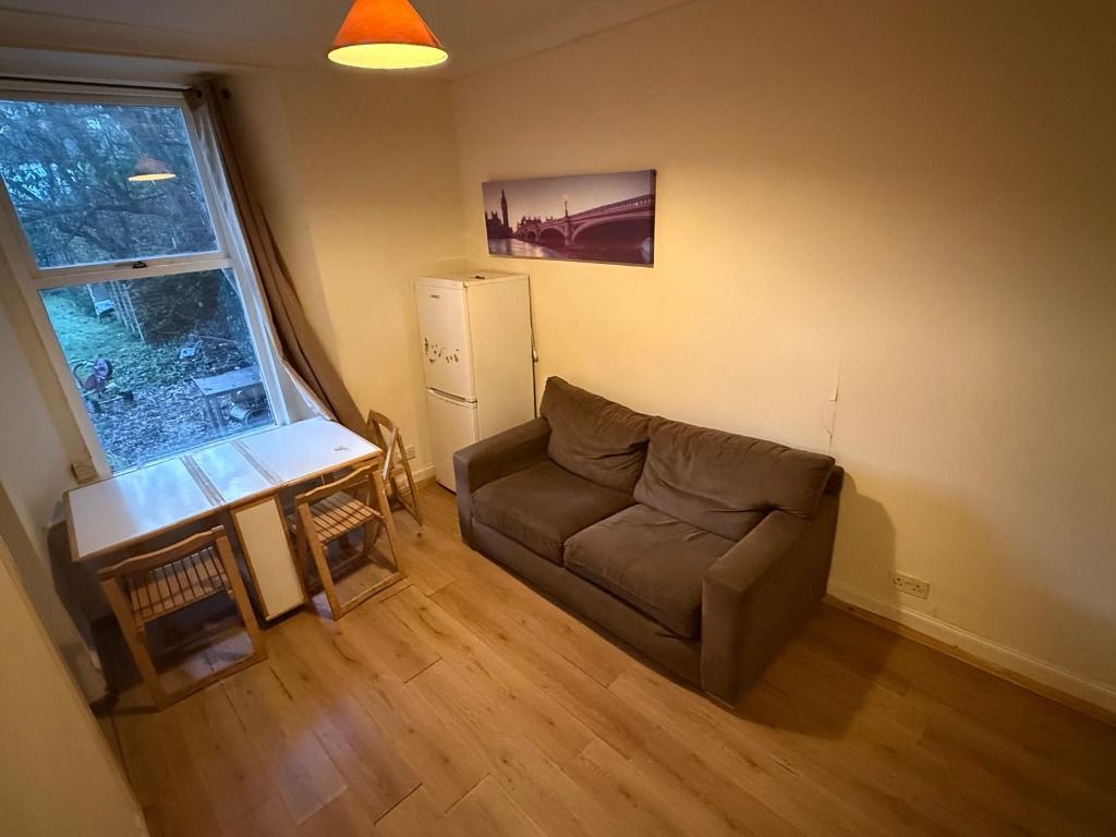 Property photo 2 of 7 Photo 2