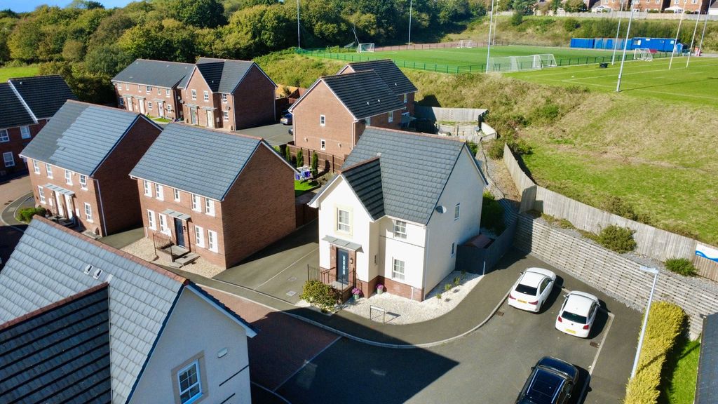 Property photo 2 of 36 4504165