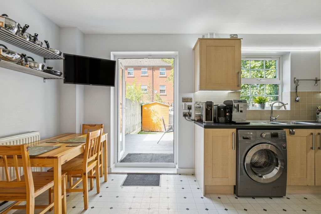 Property photo 3 of 21 5237044