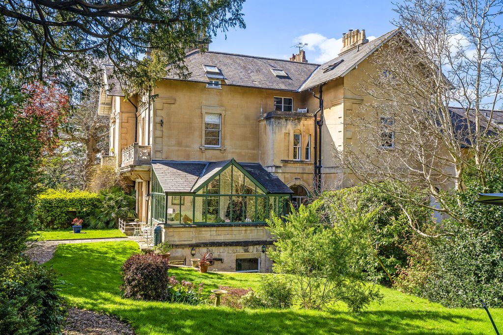 Property photo 1 of 22 Facade