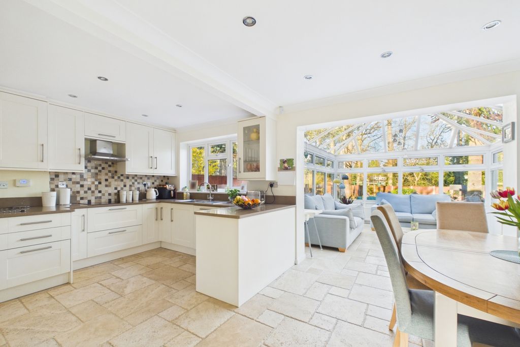 Property photo 2 of 16 Open Plan Kitchen